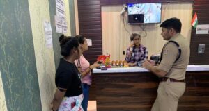 स्पा सेंटर पर पुलिस का छापा, 08 के खिलाफ कारवाही, सेंटर सीज करने को भेजी रिपोट