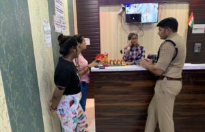 स्पा सेंटर पर पुलिस का छापा, 08 के खिलाफ कारवाही, सेंटर सीज करने को भेजी रिपोट