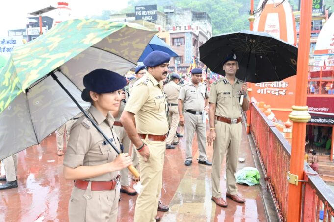 एडीजी वी मुरुगेशन ने किया कांवड़ मेले का निरिक्षण, लापरवाही बरतने पर 4 पुलिसकर्मियों को किया सस्पेंड