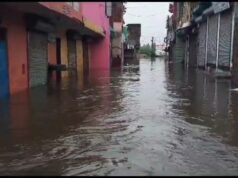 लक्सर क्षेत्र में आई बाढ़ से बिगड़े हालात, रेलवे स्टेशन पर रहने को मजबूर हुए लोग