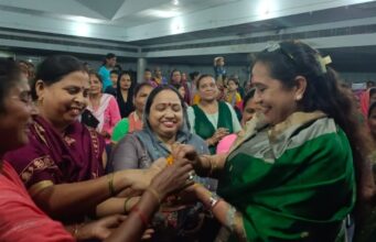 आंदोलनकारी भावना पांडेय ने महिलाओं ने धूमधाम से मनाया तीज कार्यक्रम