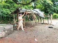 अतिक्रमण पर पार्क महकमें का डंडा, चीला रेंज में अवैध अतिक्रमण हटाया गया