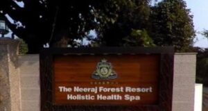 रिसोर्ट पर पुलिस का छापा, कैसीनो ,कैश और महिला डांसरों सहित 27 धरे गए