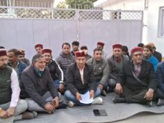 विधायक का मंत्री आवास पर धरना, धरने से उठे कई सवाल, हर जगह यही है हाल