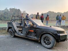 राजाजी…ट्रायल के दौरान हादसा। वाहन निर्माता कंपनी द्वारा तय स्पीड मानक पर सवाल, जंगल मे चलने वाले वाहन की स्पीड पर उठ रहे सवाल ?