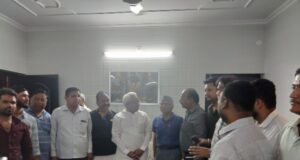 हेल्प डेस्क के माध्यम से निशुल्क मानचित्र पास करने का लेकर हरिद्वार-रुड़की इंजीनियर आर्किटेक्ट एसोसिएशन मदन कौशिक से की मुलाकात