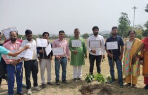 वृक्षारोपण कर दिया पर्यावरण संरक्षण का संदेश