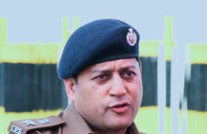 हरिद्वार मे नकली शराब फैक्ट्री का भंडाफोड़, एक गिरफ्तार, 400 लीटर एलकोहोलिक केमिकल बरामद