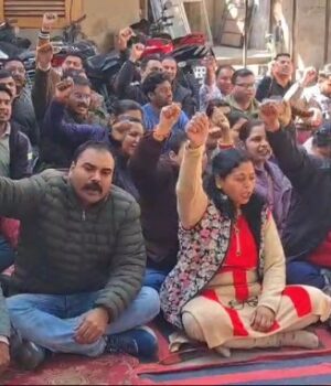 वन कर्मियों की हड़ताल बनी आफत, सिस्टम की लापरवाही बन सकती बड़ा संकट