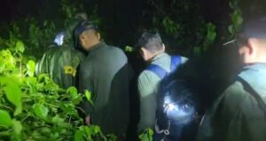 जंगल मे भटके युवकों को एसडीआरफ व राजाजी प्रसाशन ने किया रेसक्यू