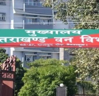 शेर आया शेर आया के बीच आ गई शेरनी, एक ओर गुलदार तो दूसरी ओर वनो के मुखिया… चर्चा बनी कॉमेडी