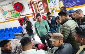 जंगली गजराज की टक्कर से बुजुर्ग घायल, वन महकमे ने रेसक्यू कर हॉस्पिटल में किया भर्ती